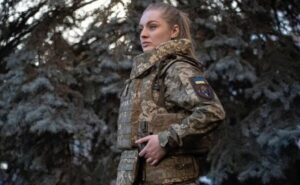 Жіночі бронежилети, ракети й літаки: Україна розширила закупівлі для військових Жіночі бронежилети, ракети й літаки: Україна розширила закупівлі для військових