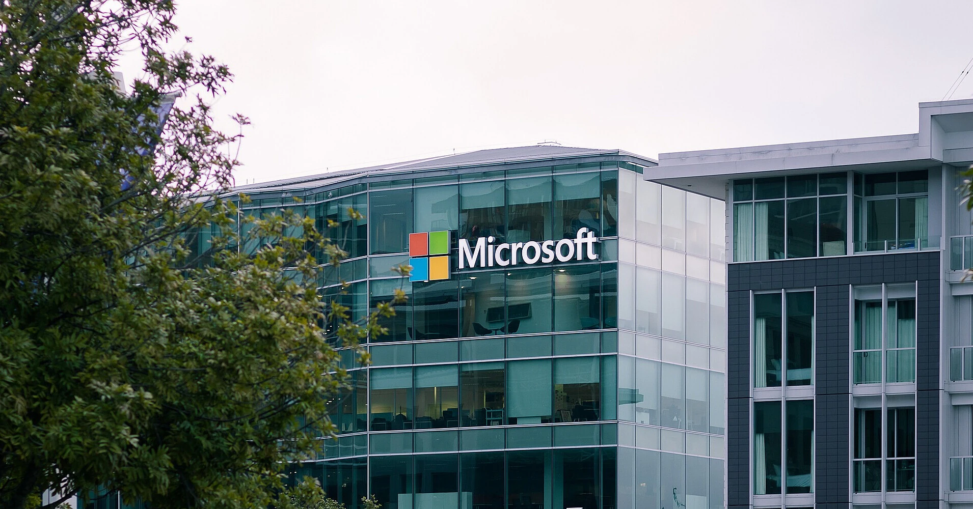 Microsoft переводить свої ШІ-сервіси на власні чипи, щоб зменшити залежність від Nvidia Microsoft переводить свої ШІ-сервіси на власні чипи, щоб зменшити залежність від Nvidia