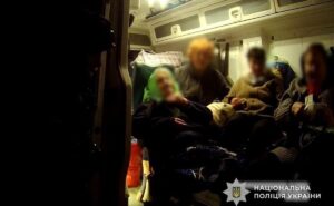 «Білі Янголи» вивезли з Нікопольщини 28 людей і п’ятьох собак «Білі Янголи» вивезли з Нікопольщини 28 людей і п’ятьох собак