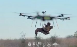 ЗСУ вперше у світі евакуювали пораненого бійця з передової повітряним дроном ЗСУ вперше у світі евакуювали пораненого бійця з передової повітряним дроном