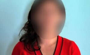 У Самарі жінка зайшла «попити водички» і винесла майже 200 тисяч грн У Самарі жінка зайшла «попити водички» і винесла майже 200 тисяч грн