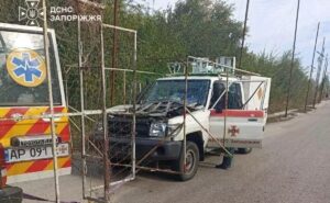 У Запоріжжі російський дрон атакував автомобіль саперів ДСНС