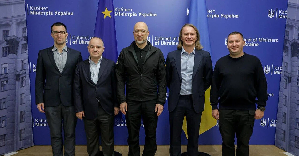 В Україні планують створити єдиний оборонний холдинг на базі “Укроборонпрому” В Україні планують створити єдиний оборонний холдинг на базі “Укроборонпрому”