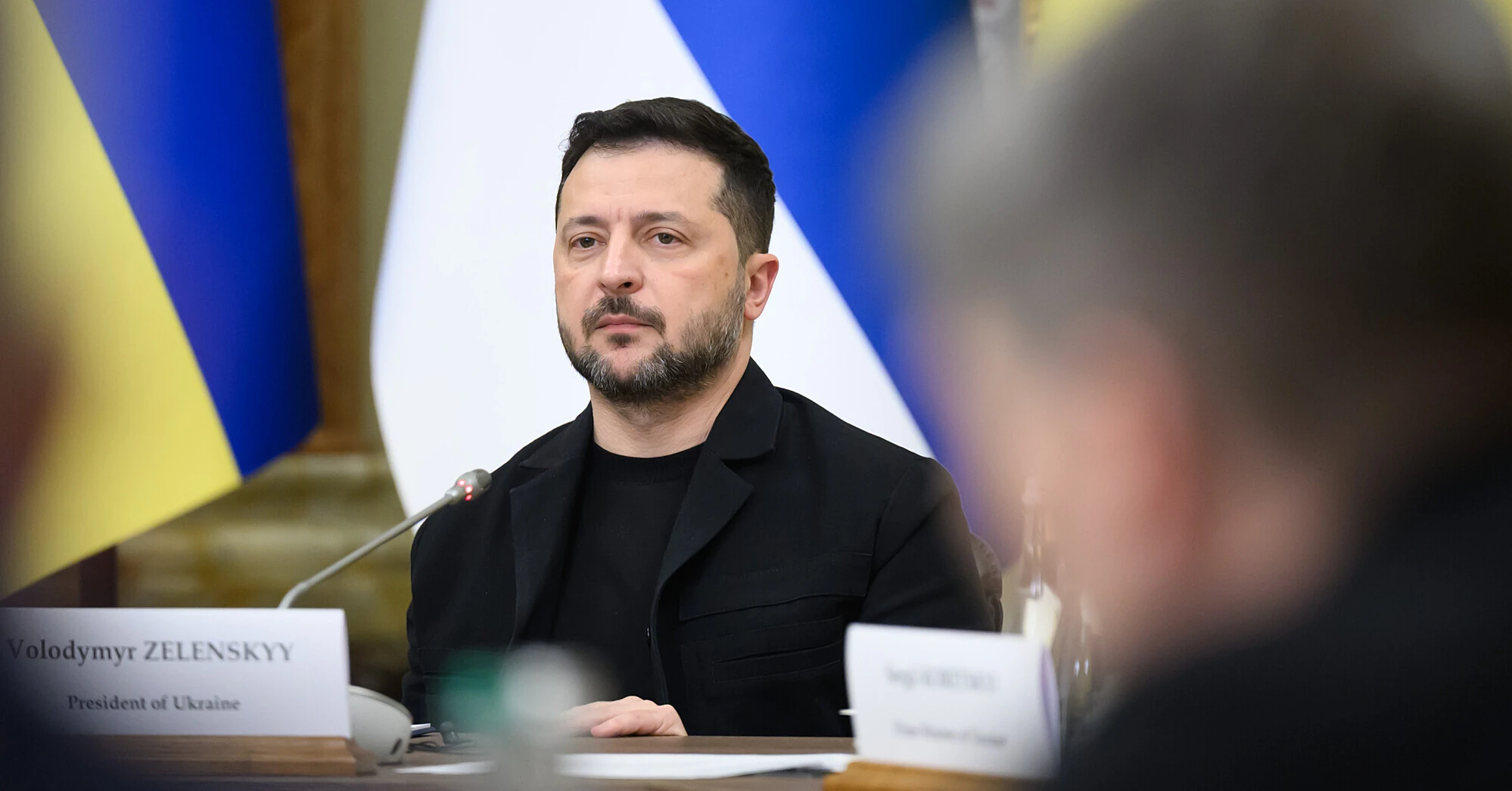 Зеленський підписав закони про податки на закордонні посилки та доходи з онлайн-платформ Зеленський підписав закони про податки на закордонні посилки та доходи з онлайн-платформ